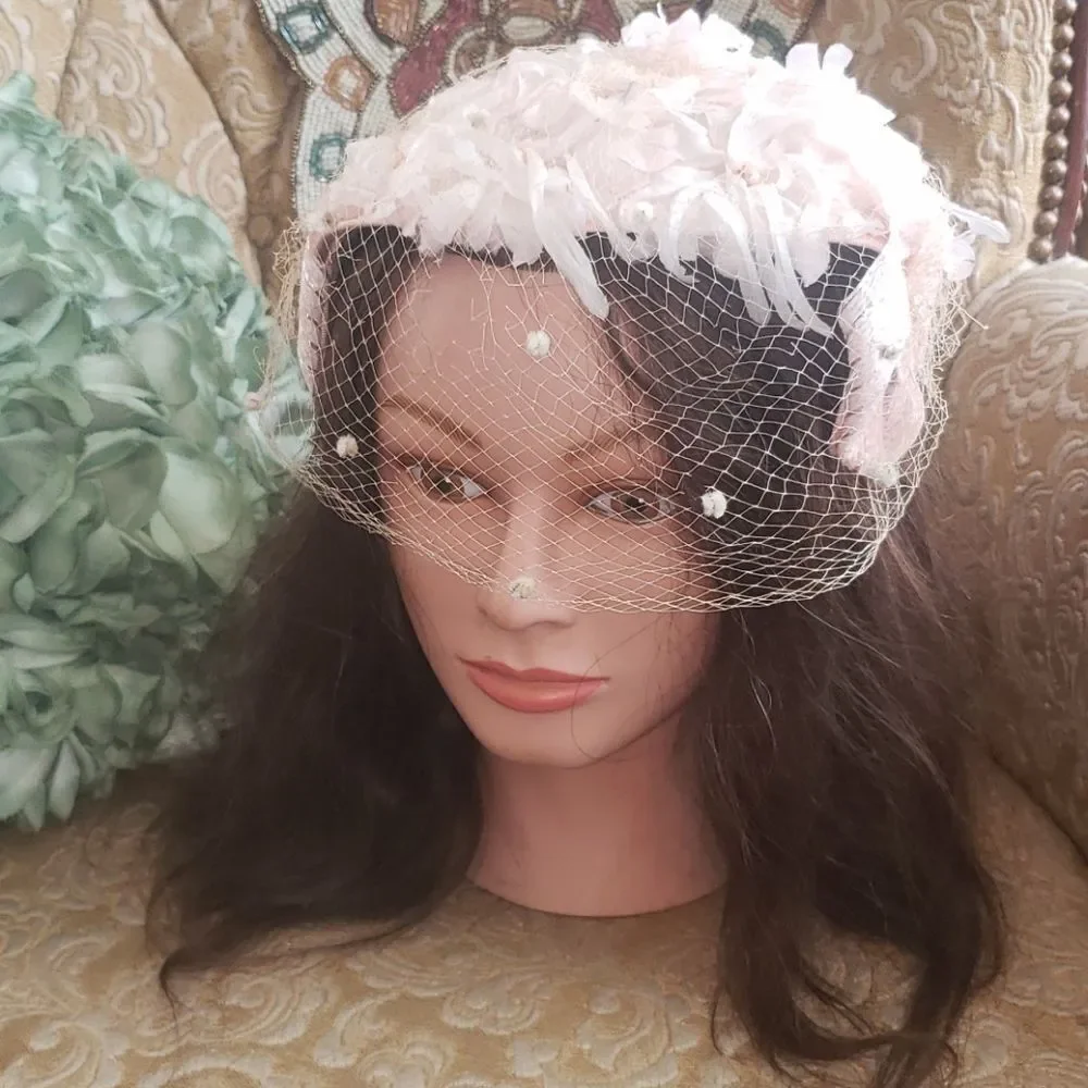 VNTG Elegant 1920's Soft Pink Hat - Picture 1 of 13